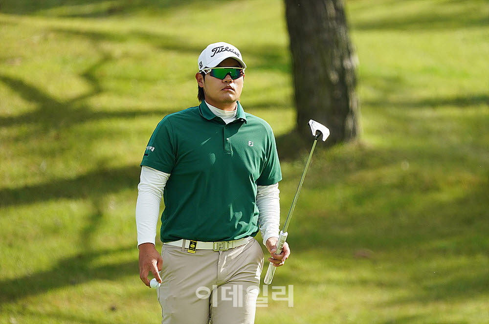 [포토] 홀아웃하는 정재현