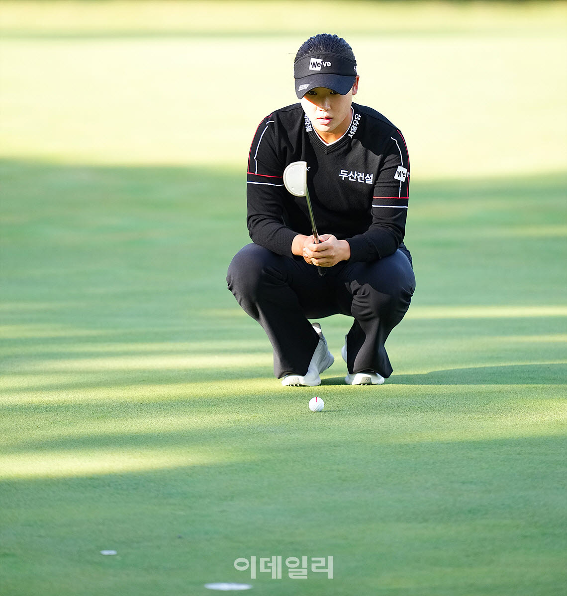 [포토]김민솔,퍼트라인을 맞춘다