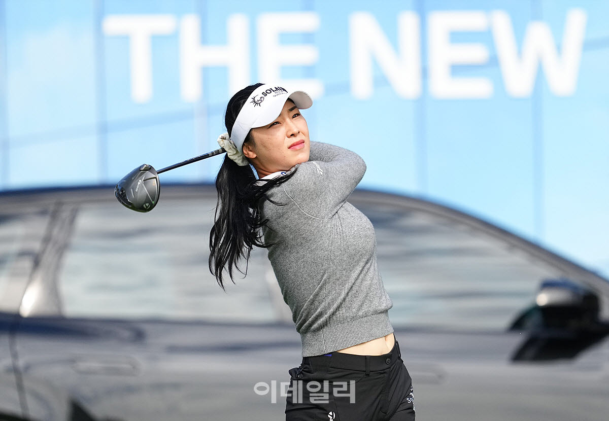 [포토]윤이나,타수를 줄여 순위를 올린다