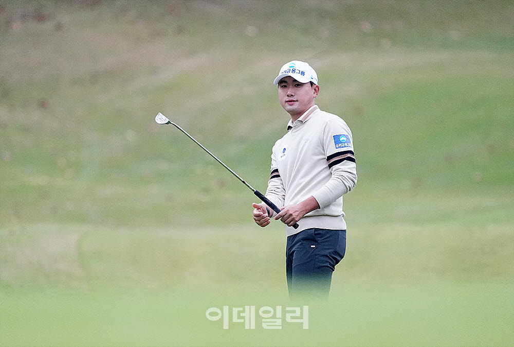 [포토] 조우영, 버디 놓치며 아쉬움