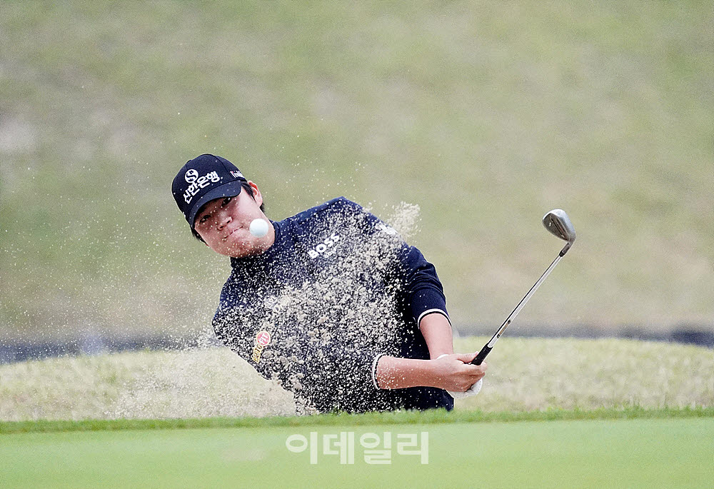 [포토] 장유빈, 그린사이드 벙커 탈출