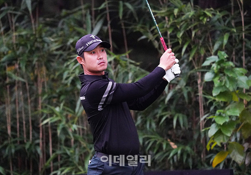 [포토] 타구 바라보는 박은신