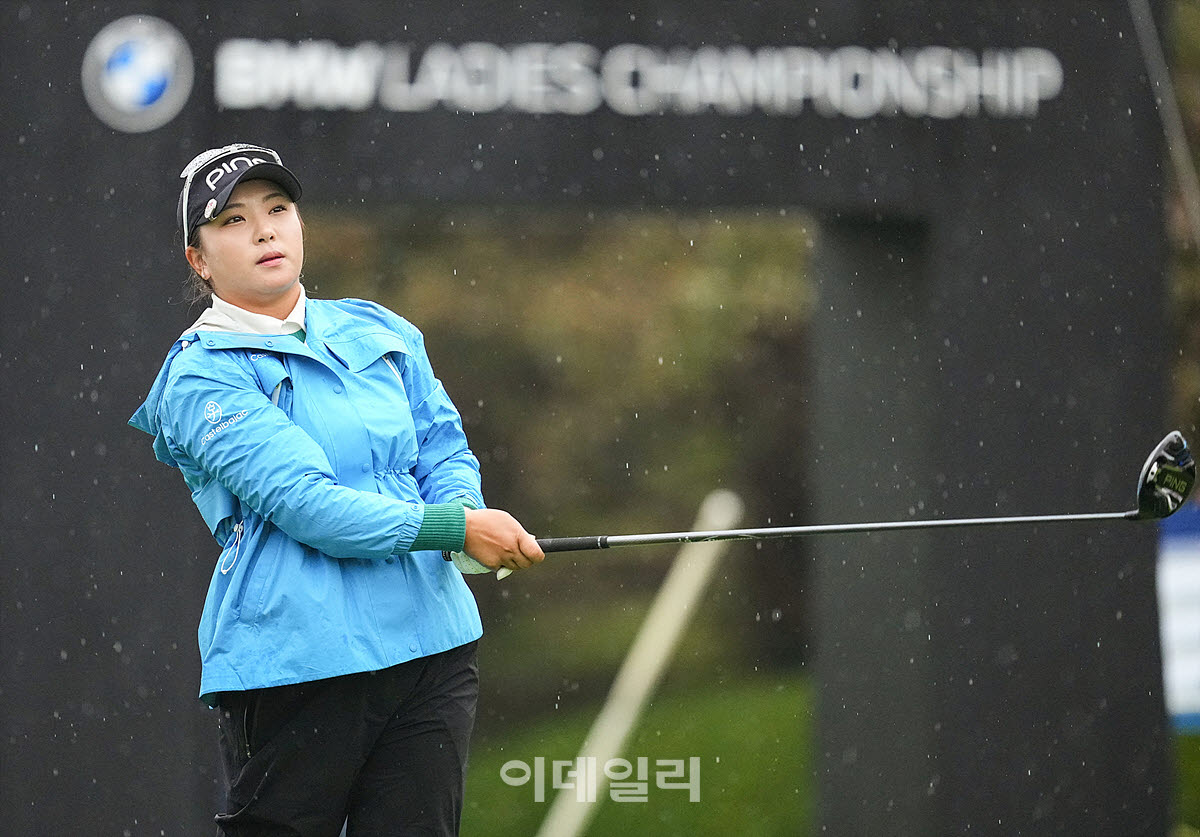 [포토]유서연,첫 티샷은 정확하다