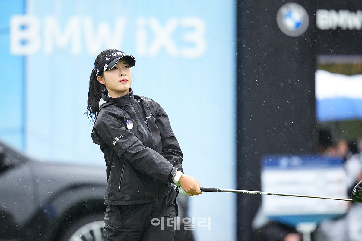 [포토]전예성,첫 티샷은 페어웨이