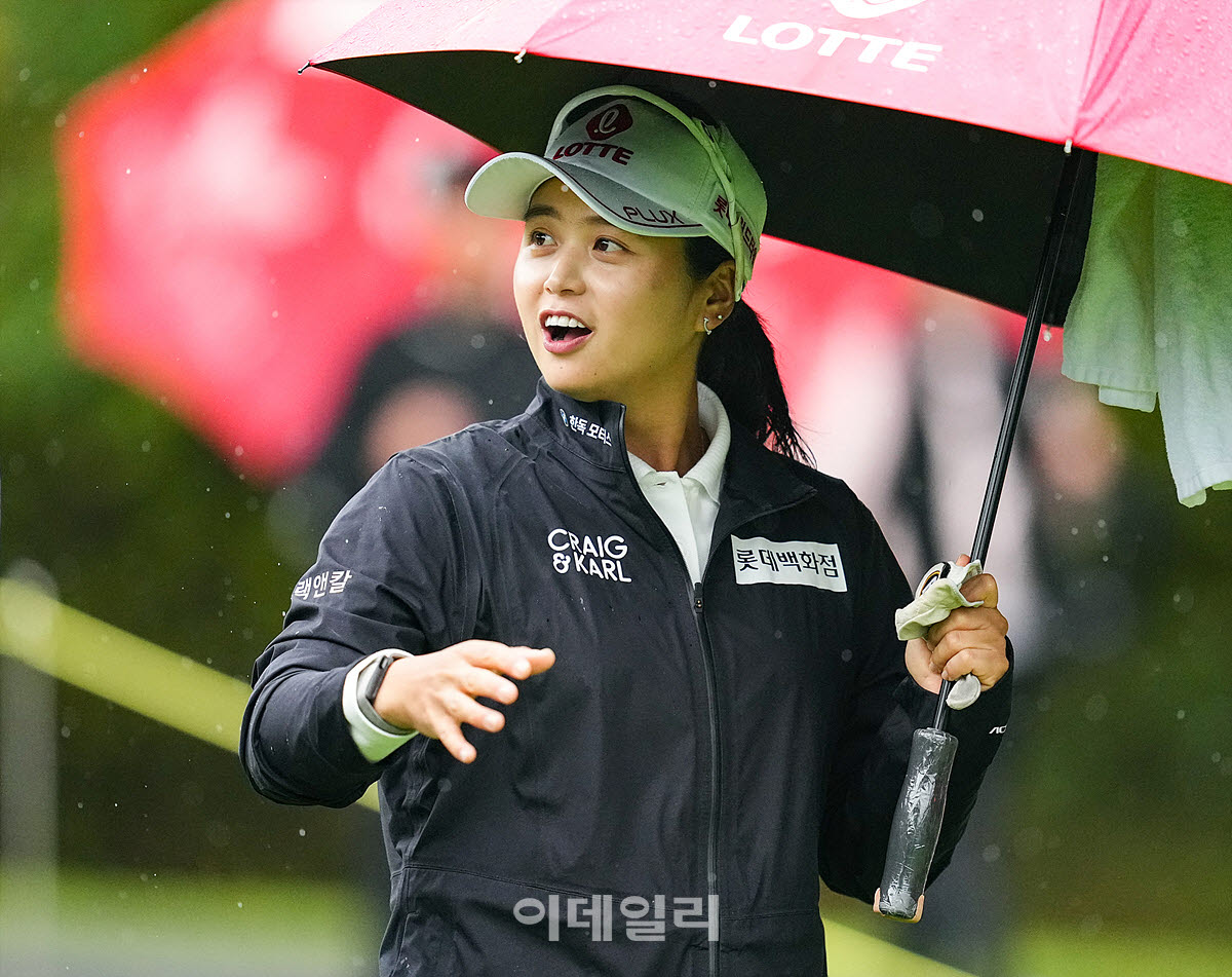 [포토]최혜진,밝은 미소와 함께 출발