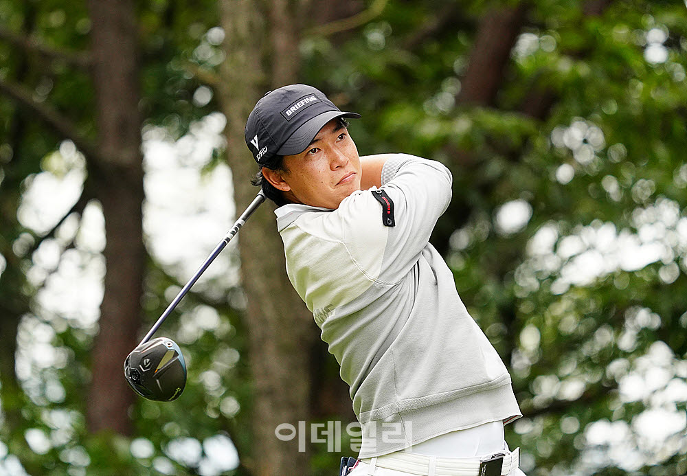 [포토] 유토 카츠라가와, 호쾌한 샷으로 우승에 도전