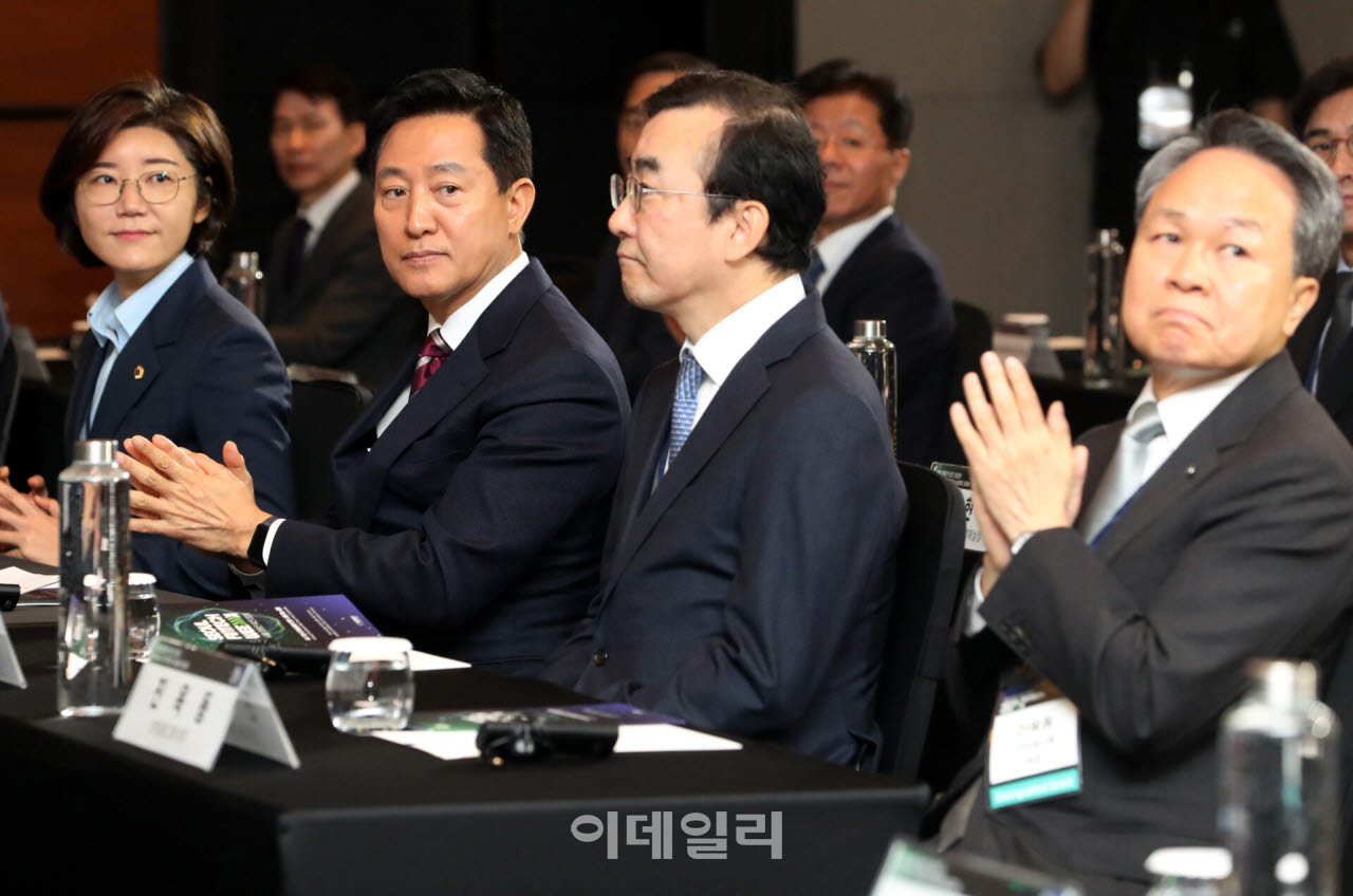 [포토] '서울 핀테크 위크 2026' 참석한 오세훈 서울시장