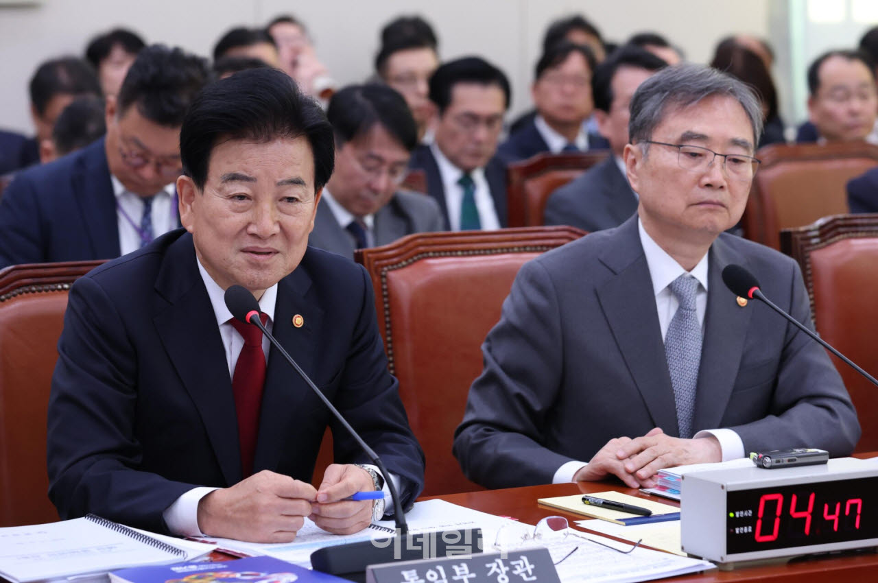 [포토]국정감사, '답변하는 정동영 통일부 장관'
