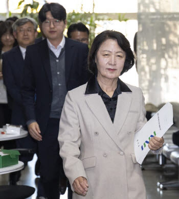 한병도·이광재 만난 추미애 "재정 비상 해결 위해 산소통 달라"