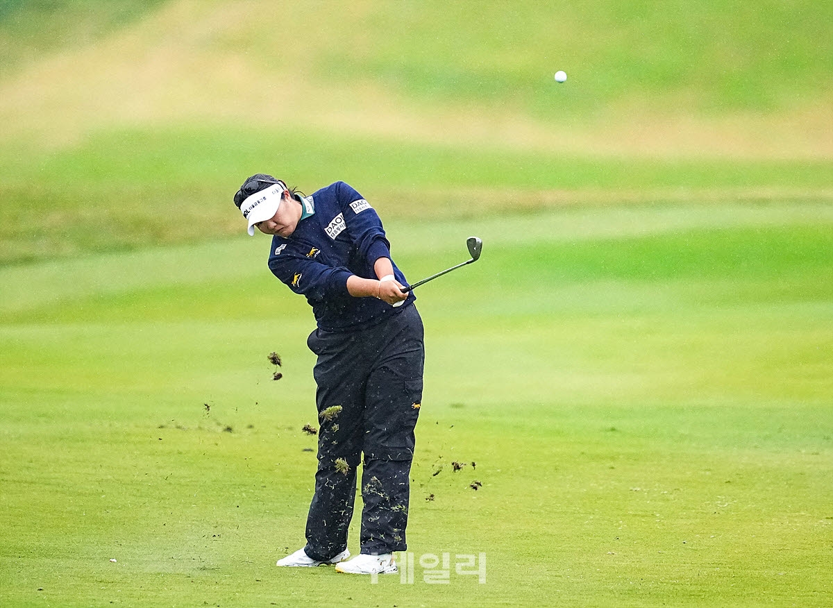 [포토]유해란,버디 향한 파워 어프로치