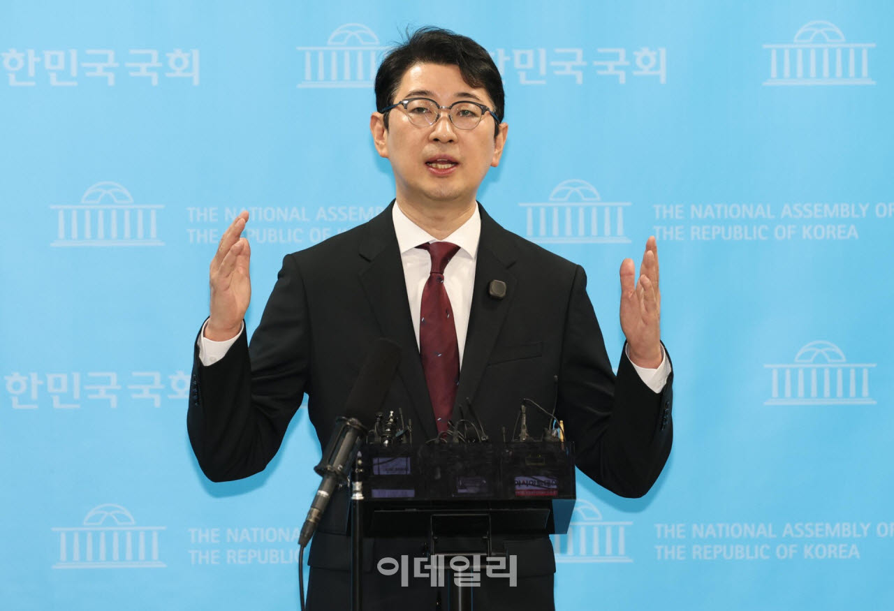 與, 주진우 고발 예정... “황당한 정치인, 퇴출해야”