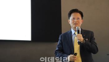 [포토] 'AI 법률번역의 혁신과 도전' 이재욱 AI링고 대표