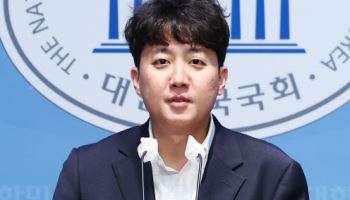 이준석 "2022년 지선 때 尹 공천 개입한 정황 있다"