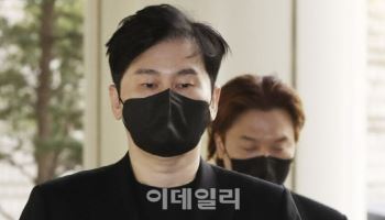 ‘고가 시계 불법 반입’ 양현석, 첫 공판서 혐의 전면 부인