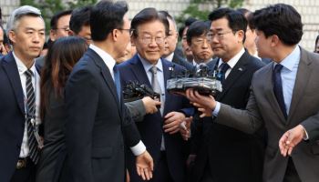 `이재명 징역형`에도 숨죽인 비명계…이재명 "당은 혼란스럽지 않다"