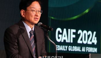 권칠승 의원 "챗GPT로 소설 두번 썼다..제도적 기반 마련 노력" [GAIF 2024]