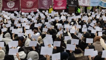 "99.9%가 공학 반대"…동덕여대 학생들의 극렬한 반발