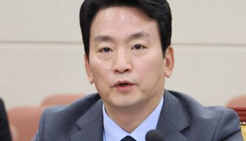 野 “尹, 결국 ‘파우치박’ KBS사장 임명…아첨언론 새지평”