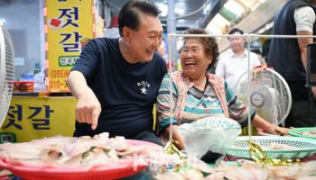 尹대통령 다음주 소상공인 대책 발표…수수료 부담 완화 등 추진