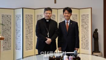 천주교 서울대교구장 정순택 대주교, 용호성 문체부 차관 접견