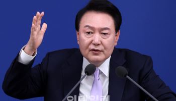 '내란 피의자' 尹 대통령, 비상계엄 수사 대비…로펌 접촉