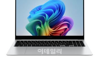 삼성전자, ‘갤럭시 북5 Pro’ 국내 최초 공개...AI PC시장 선도