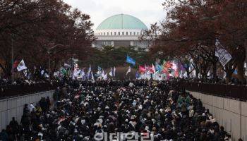 ‘尹 탄핵’ 표결날, 여의도·광화문서 집회…교통혼잡 심각할 듯