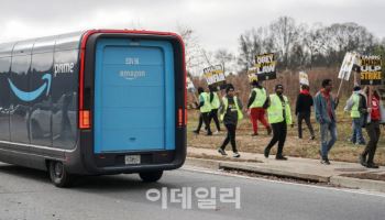 美 아마존 물류창고 직원들, 연말 쇼핑 대목 앞두고 파업