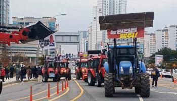 "윤석열 체포·구속·파면"…트랙터 몰고 상경하는 농민들