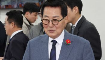 박지원 "거국내각 총리 제안 받고 거절…尹 임기연장 음모"