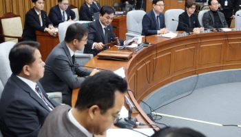 내란 국조특위 출항 했지만…與 “내란 단정하고 조사” 신경전