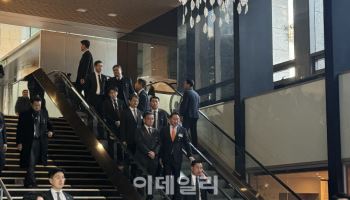 최태원 "가장 큰 공포는 불확실성…국정 안정 힘 모을 때"