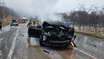 '쾅!쾅!쾅!'…눈길에 중부내륙고속도 상주 5중 충돌