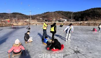 무료썰매장 열린 연천 '개미산마을'…마을 홍보·활기 '일석이조'