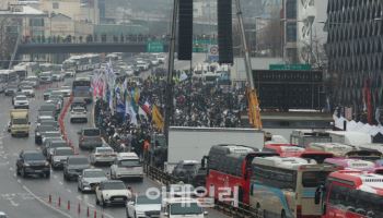 서울시, '집회 장기화' 한남동 쓰레기 신속 처리…인력·비용 지원