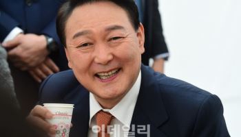 윤 측 "체포는 망신주기 목적…기소·구속영장 청구 요구"