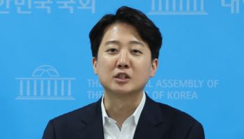 이준석 "황교안, 토론하는 대신 '부흥회' 오라 해"