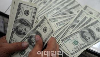 트럼프 관세 여파…환율, 장 초반 1470원대로 급등