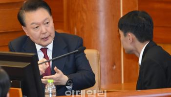 "두번 세번 계엄 선포하면 돼" 尹 '내란 모의' 발언 보니