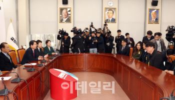 국민의힘, 제주항공 참사 유가족 면담 “모든 지원 이뤄지게 최선”