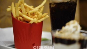 "못 먹겠다" 대장균 쇼크에도 美맥도날드 주가는 급등