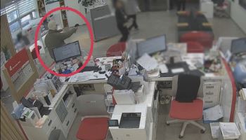 아들 장난감 들고 은행털이…2분만에 시민이 제압