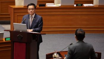 여야 '마은혁 임명' 두고 국회서 격돌…최상목 "헌재 결정 존중"