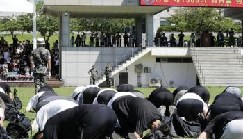 "군인 월급 반만 줘"…남 대신 입대한 20대 집행유예