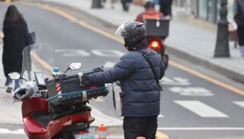 소상공인 배달비 지원 모집 시작…전기료 지원 잡음 재현 피하나