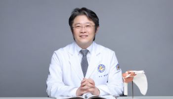 자연치유 되는 오십견, 통증 심하다면 관절경 치료 도움