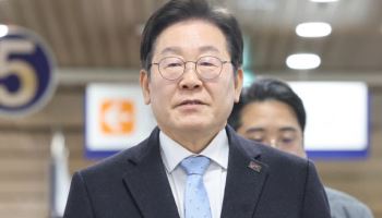 李 '중도보수 정당' 선언에 민주, 내홍…비명계 "또 사당화냐"(종합)