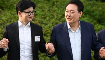 한동훈 “계엄 당시 ‘체포되면 죽을 수도, 피신하라’ 언질 받아”