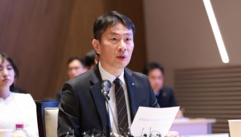 이복현 “韓 증시 개선 위해 주주 이익 보호·시장구조 개편 필요”