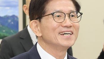 김문수 "박근혜 파면 근거 없었다…헌재, 똑바로 해야"